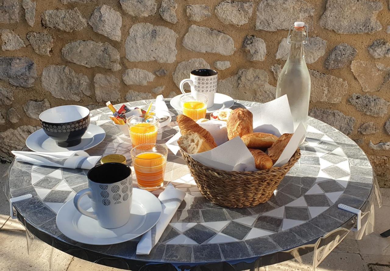 فندق Chambre D'Hote "La Pierre" Domaine De Fonpeyroune Conne-de-Labarde المظهر الخارجي الصورة