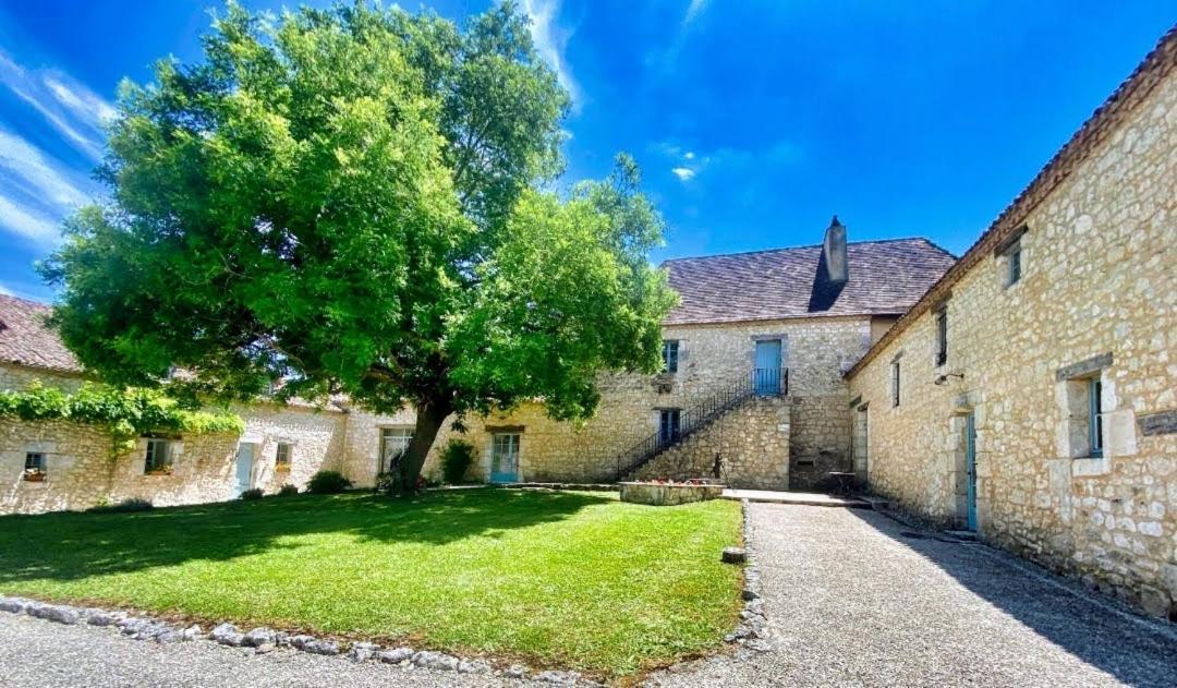 فندق Chambre D'Hote "La Pierre" Domaine De Fonpeyroune Conne-de-Labarde المظهر الخارجي الصورة